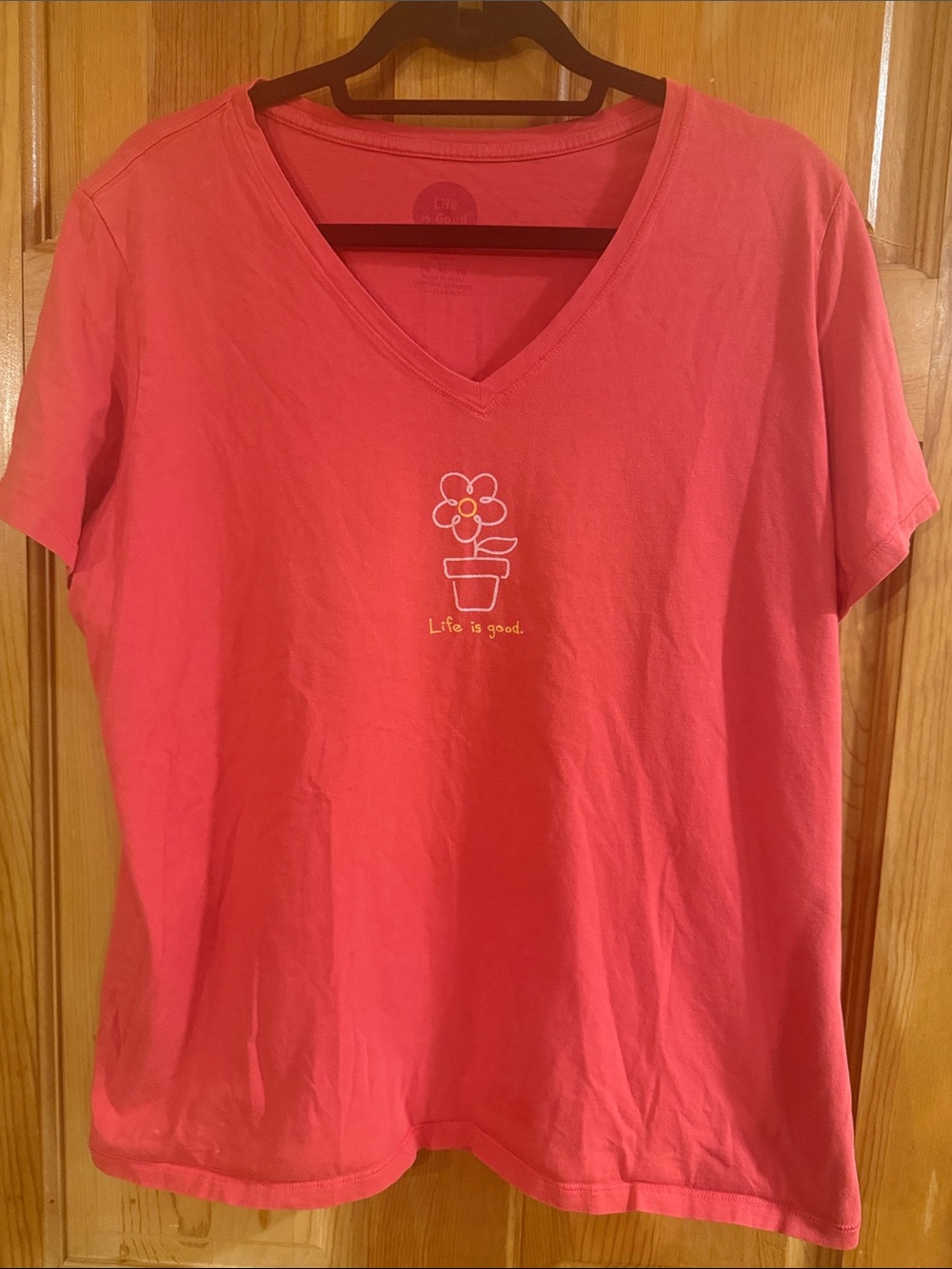 Life is good women’s vneck flower size xlarge .